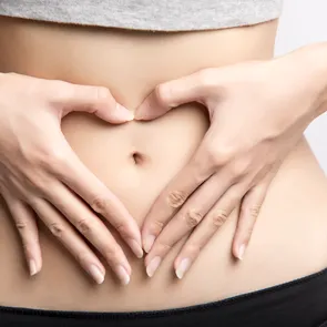 Uleiuri pentru buric: ritual tradițional de îngrijire cu beneficii surprinzătoare