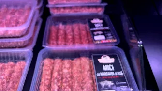 Din ce sunt făcuți cei mai scumpi mici din România. Costă 46 lei/kg în LIDL