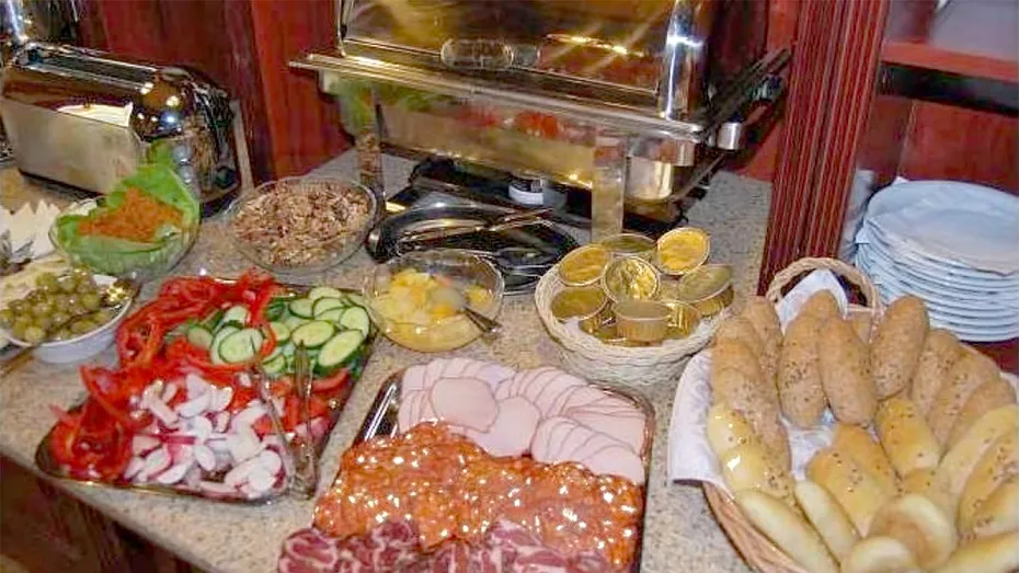 Experții în oncologie ne spun ce trebuie să mâncăm și să bem pentru a ne feri de cancer: 