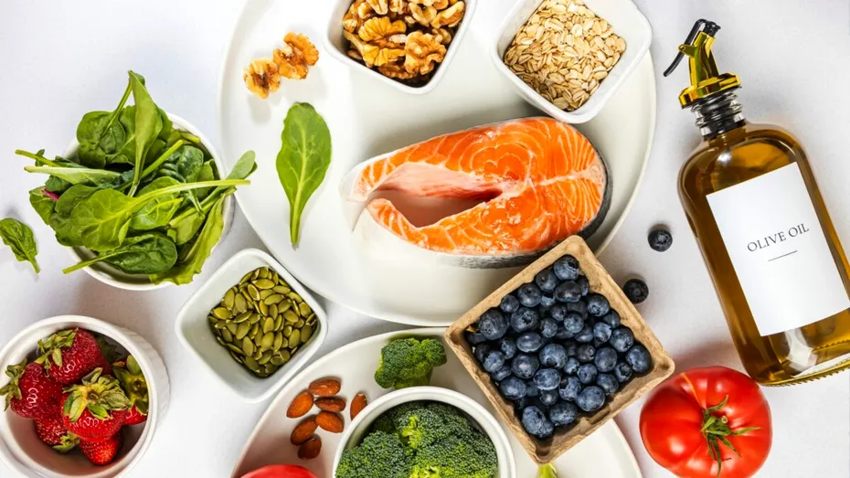 Dieta antiinflamatoare în endometrioză: ghidul sincer care nu-ți spune să renunți la tot