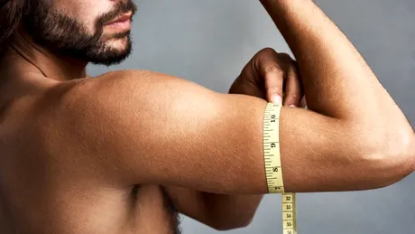 Regula 3x3 care te ajută să slăbești și să-ți crești masa musculară. Cum să scapi de kilogramele în plus fără abonament la sală