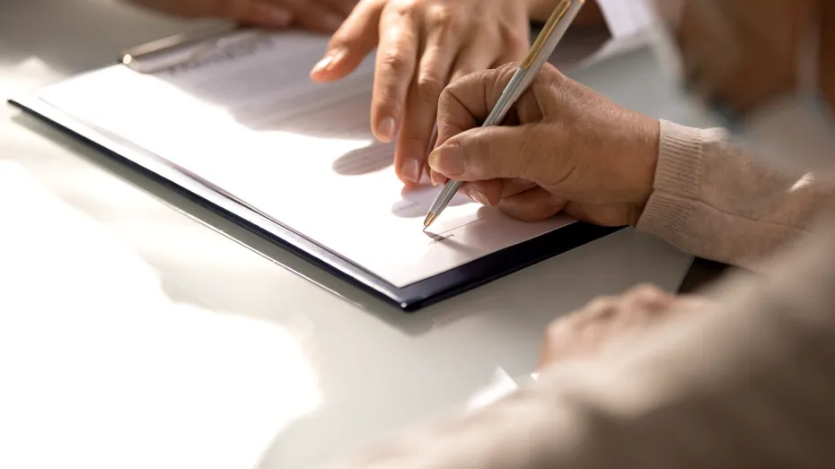 Certificatul de viață, actul care trebuie depus de unii pensionari ca să nu rămână fără pensie. Unde poate fi găsit și cum se completează?