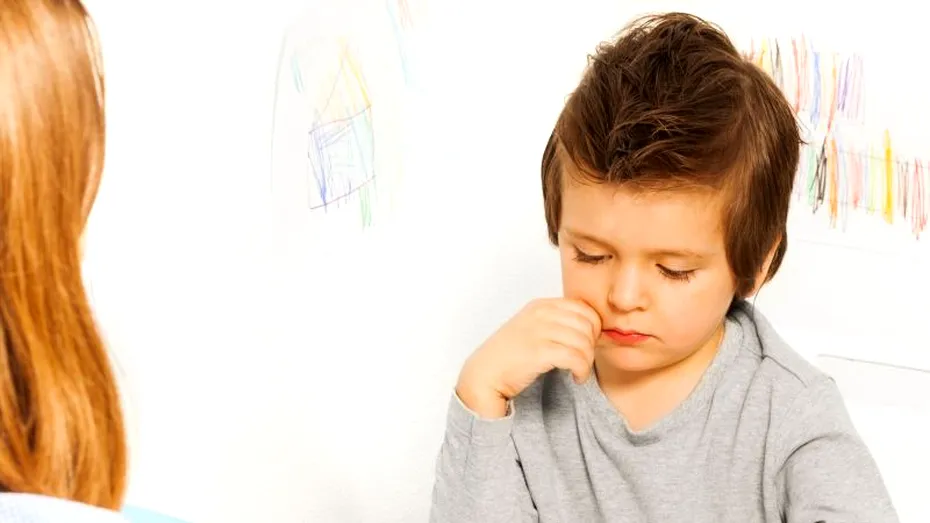 Cum pot fi depăşite tulburările de limbaj în cazul copiilor cu autism