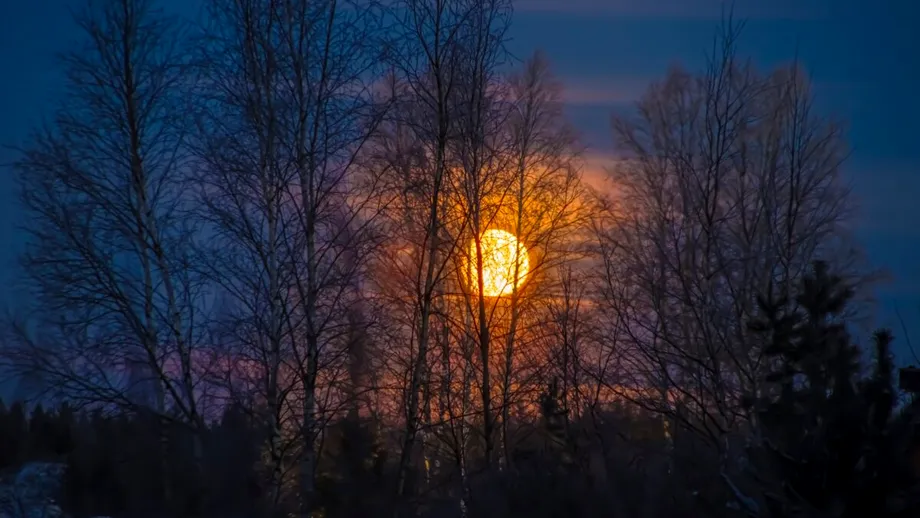 Ultima Lună Plină a anului luminează cerul pe 4 decembrie. Ce semnifică „Luna Rece”, un spectacol astronomic rar