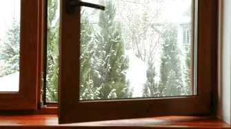 De ce trebuie să aerisești casa chiar și când e frig? Obiceiul simplu care îți protejează sănătatea