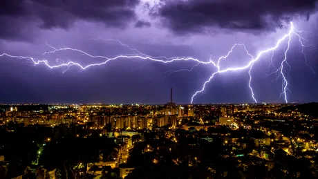 Avertizare meteo ANM de ploi torențiale, vijelii și grindină. Harta zonelor afectate de fenomene meteo extreme