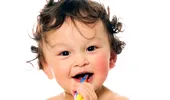 Îngrijirea sănătăţii dentare la copii: probleme frecvente şi soluţii