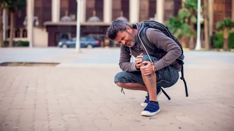 Ce afecțiune poate ascunde o banală durere de genunchi?