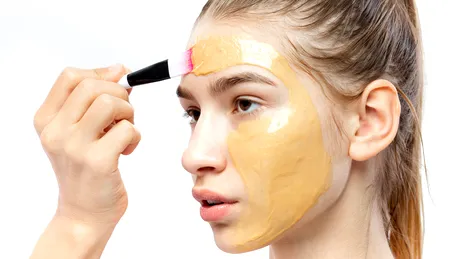 Mască cu ou pentru redarea fermității pielii. Cum să obții efectul de „piele de bebeluș”, acasă