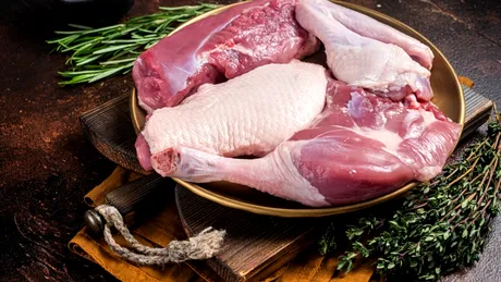 7 alimente pe care nu ar trebui să le consumați crude, potrivit dieteticienilor