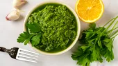 Trebuie să încerci rețeta asta! Pesto de pătrunjel - o explozie de vitamine