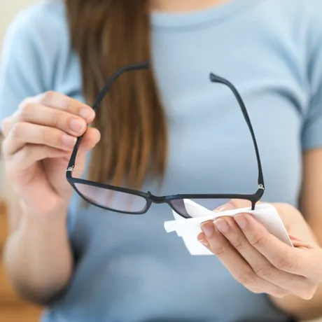 Ce să nu dezinfectezi niciodată cu șervețele umede. Lucruri din casă pentru care e mai bine să folosești produse speciale