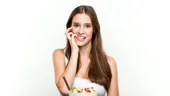 Dieta recomandată persoanelor cu anxietate. Ce alimente pot ajuta și ce ar fi bine să limitezi?