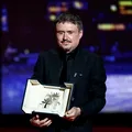 Cum arată casa lui Cristian Mungiu. Regizorul premiat la Cannes locuiește într-o vilă spectaculoasă din București
