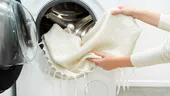Cum să speli corect hainele din lână. Puloverele nu se vor mai micșora și nu se vor mai scămoșa