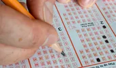 Un bărbat care a câștigat 6 milioane de euro la Loto s-a întors la fostul său loc de muncă. Motivul pentru care a luat această decizie