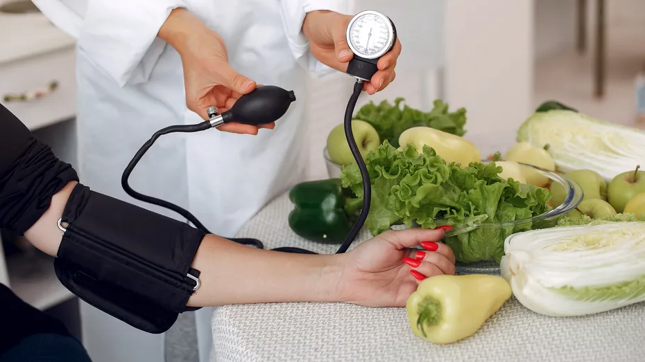 5 alimente care reduc hipertensiunea. Ce să mănânci să nu mai iei pastile