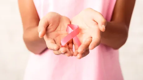 Adio mamografii? Un test cu salivă ar putea deveni noua metodă de screening pentru cancerul de sân