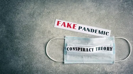 Teoriile conspirației – de ce unii oameni au tendința să le creadă?