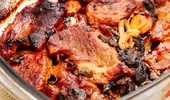 Ceafa de porc la cuptor care se topește în gură. Ingredientele simple care îi dau un gust incredibil