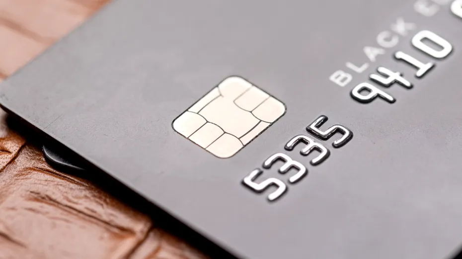 Atenție la cardurile bancare! Ce date nu trebuie să comunici niciodată ca să nu fii victima unei fraude