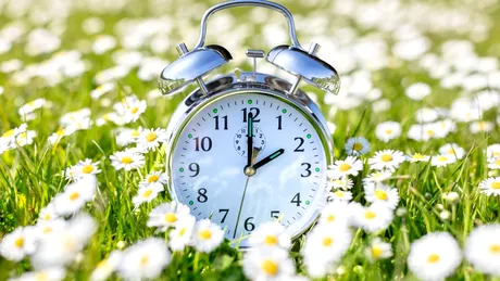 Cum să-ți adaptezi mai ușor corpul la ora de vară și să-ți „resetezi” axa intestin-creier. Nu mai simți oboseală și disconfort digestiv