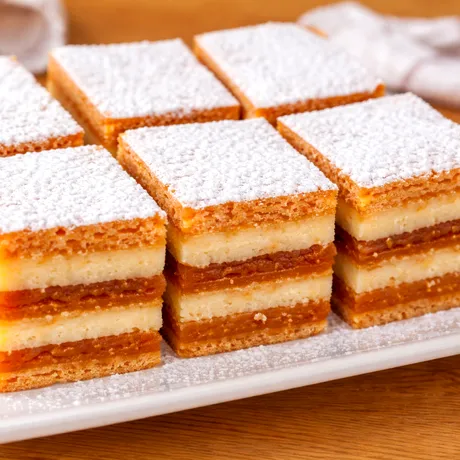 Prăjitura cu bulion, rețeta clasică. Cum să faci cel mai simplu desert românesc