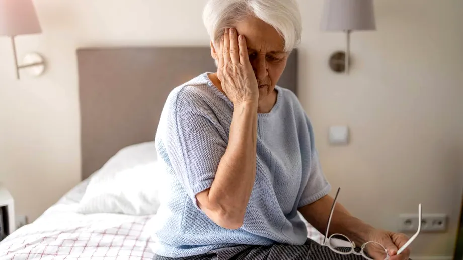 Te trezești în fiecare dimineață cu dureri de cap? De ce apar și care e cea mai periculoasă durere de cap