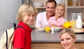 Motivează-ţi copilul să mănânce la şcoală – personalizează-i pacheţelul