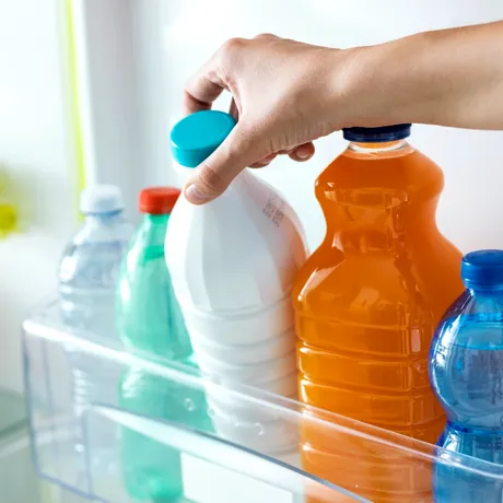 Alimentele pe care trebuie să le arunci imediat din frigider. Se transformă în otravă