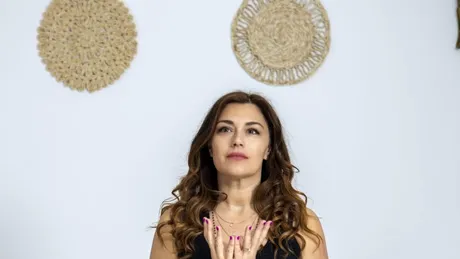 Delia Robescu: instructor de yoga ”Și bărbații pot practica yoga”
