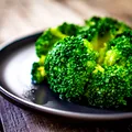 Greșeala pe care o fac românii când gătesc broccoli! Trucul banal care îi schimbă toate beneficiile