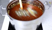 Ingredientul ciudat care îți face zacusca super-delicioasă. Puține gospodine din România cunosc acest truc