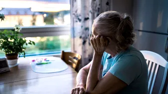 Tulburarea de doliu prelungit: de ce unele persoane nu-și revin niciodată după decesul unui apropiat