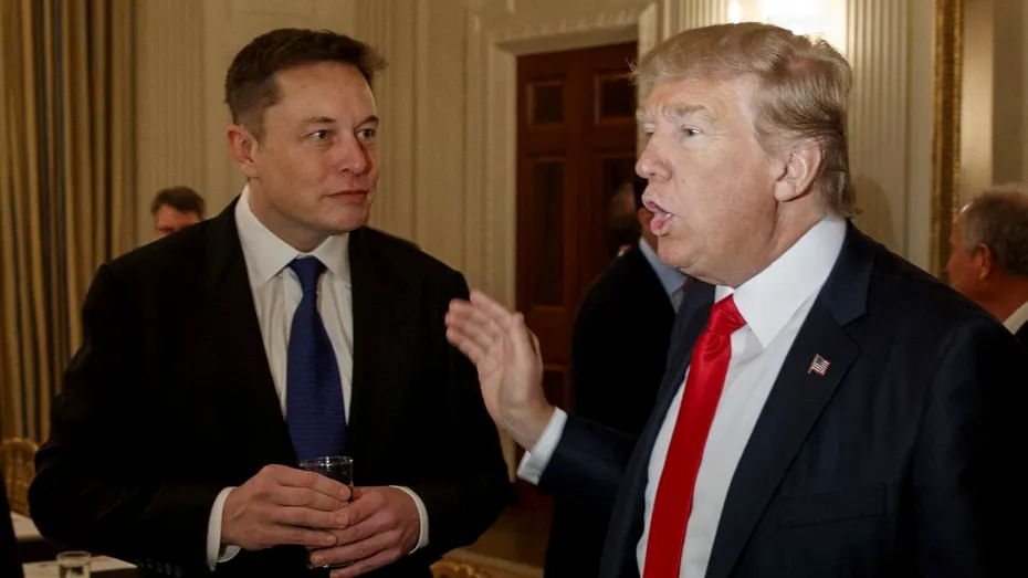 Donald Trump, în dialog cu Elon Musk, a numit-o pe Kamala Harris „frumoasă” şi a asemănat-o cu Melania