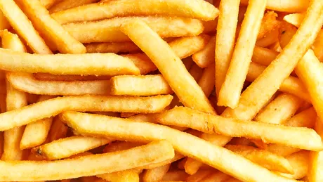 Cum să faci cartofi prăjiți delicioși, la fel ca la restaurant? Bagă-i la fermentat. Trucul folosit de mulți bucătari