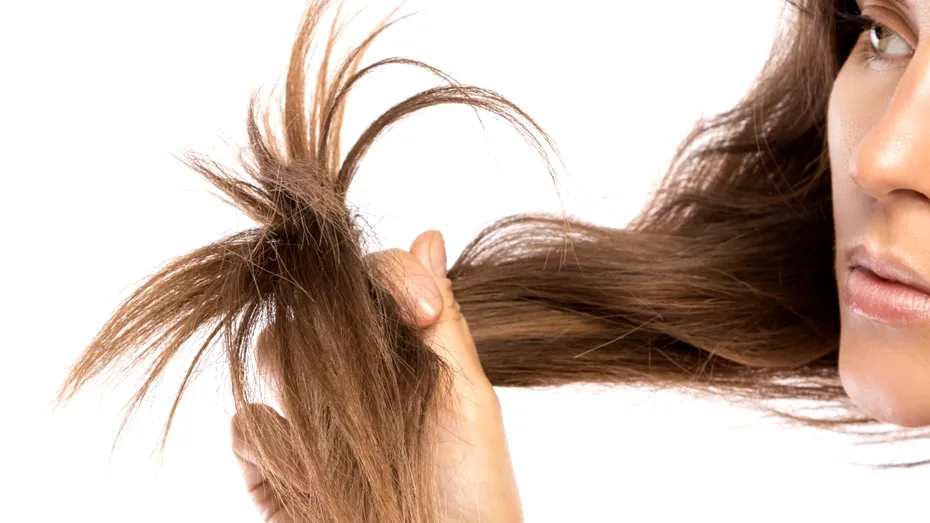 Cum să ai păr luminos și catifelat iarna. „Șamponul sandwich” e secretul hairstyliștilor