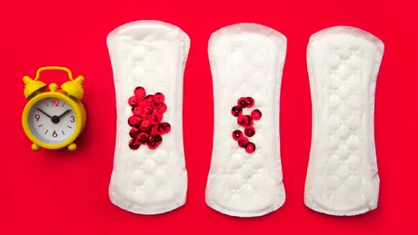 De ce menstruația „se schimbă” vara: ce se întâmplă în corpul tău când temperaturile cresc