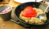 Ingredientul secret care schimbă tot la salata de vinete! Cum să o faci mai cremoasă și mai ușoară