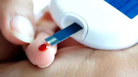 5 GREȘELI pe care să nu le mai faci când îți măsori GLICEMIA