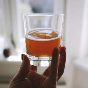 Alimentele aparent sănătoase ne atacă dinții. Ce spune medicul stomatolog să eviți!