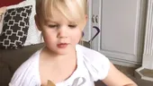 Reacţia adorabilă a unei fetiţe care primeşte un cadou-surpriză!