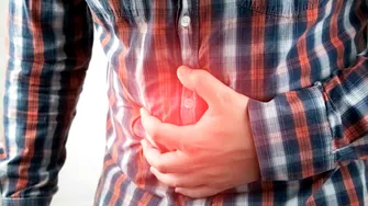 Durere abdominală și de spate? Iată ce afecțiune gravă pot ascunde