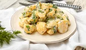 4 rețete delicioase cu cartofi noi pe care le vei găti toată vara. Salata cu maioneză este vedeta sezonului