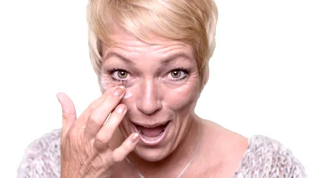 Ridurile din jurul ochilor te fac să pari de încredere (STUDIU)