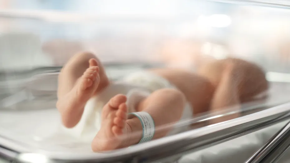 Acuzații de malpraxis la Maternitatea Polizu după ce un bebeluș născut prematur a murit! Mama nou-născutului: „S-a umflat, a început să i se crape pielea pe el”