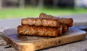 Cum să faci mici cu apă minerală. Rețeta completă pentru cei mai suculenți mici de casă