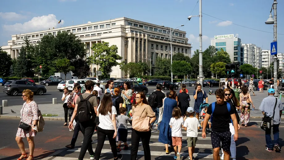 De ce se îmbolnăvește toată lumea de COVID-19 acum, chiar și cei recent vindecați