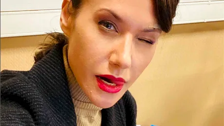 O jurnalistă din Rusia lăudată de Putin a demisionat după ce a postat un mesaj împotriva războiului