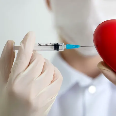 CRIZĂ. Un medicament care trebuie administrat în termen de 6 ore de la producerea unui infarct este de negăsit. ANMDMR: Deficitul curent de aprovizionare va dura până în 2024
